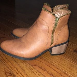 Size 6. Brown Ankle Boots Booties. Wet Seal